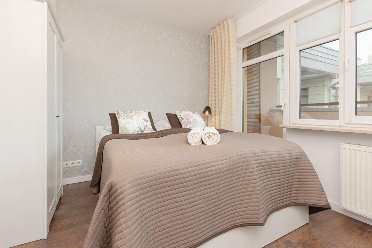 Blonia Wilanowskie Apartment Warsaw By Noclegi Renters Bagian luar foto