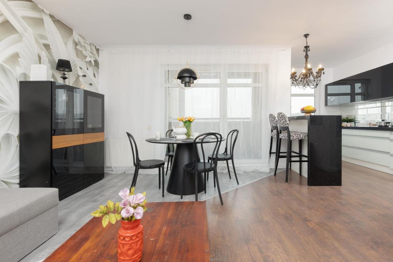 Blonia Wilanowskie Apartment Warsaw By Noclegi Renters Bagian luar foto